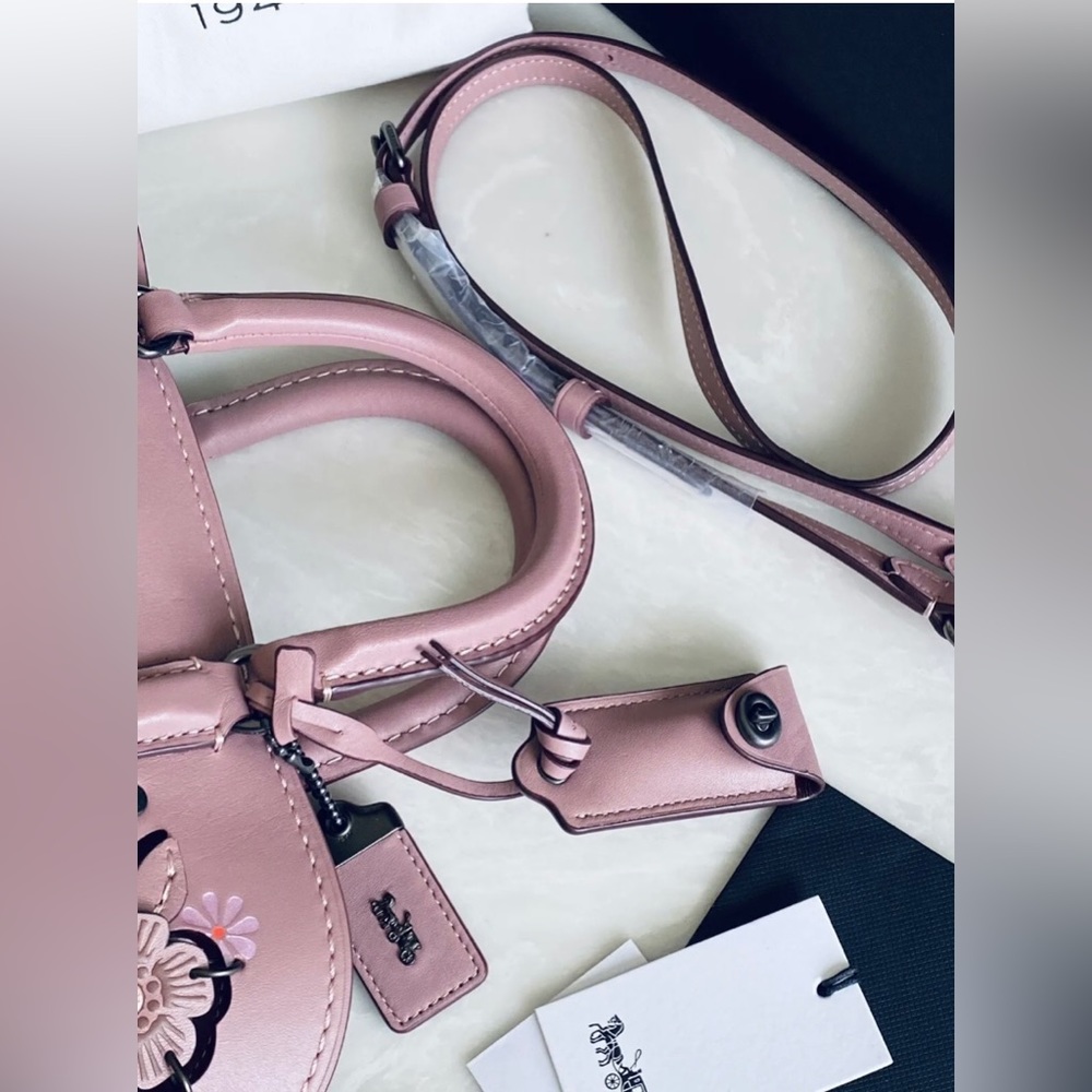 - 🌸COACH DAKOTAH SATCHEL TEA ROSE in DUSTY ROSE - Picture 13 of 17